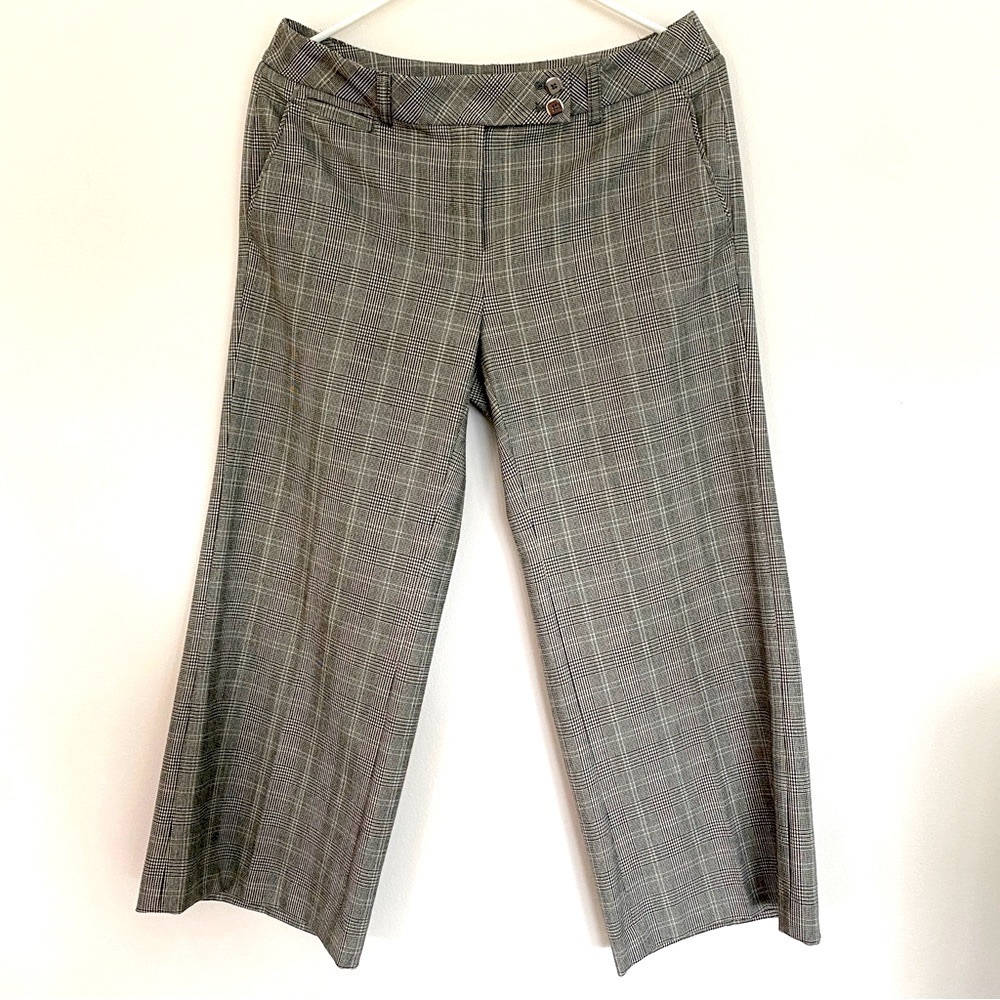 WHBM Black & White Houndstooth Plaid Cropped Flare Trouser